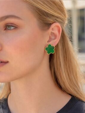 Clover Green Flower Stud Earrings, NWT